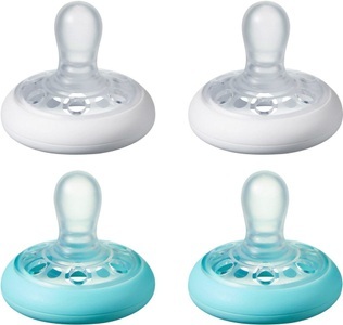 TOMMEE TIPPEE, Tommee Tippee Mutterbrust-ähnlicher Night Schnuller 4er Set, Tommee Tippee Mutterbrust-ähnlicher Night Schnuller 4er Set