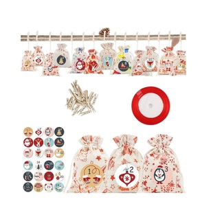Sonstige Marke, (73-tlg. Set) DIY Adventskalender zum Befüllen Weihnachts Kalender Jutebeutel inkl. Sticker + Klammern / Schnur - Style 4, 