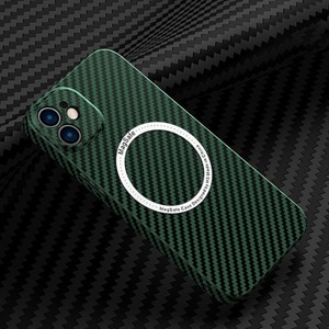 Sonstige Marke, iPhone 12 MagSafe Hardcase Hülle im Carbon Look - Grün, 