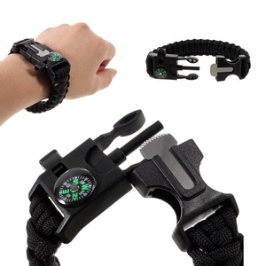 undefined, Outdoor Survival Paracord Armband (Kompass, Feuerstein, Notfall Messer & Pfeife) - Schwarz, 