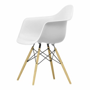 Vitra, Eames Plastic Armchair RE DAW Stuhl, Sitzschale RE cotton white re, Untergestell ahorn gelblich, Gleiter basic dark für teppichböden, 