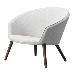 Fredericia, Ditzel Lounge Chair Stoff-Sessel, Bezug stoff remix3 - 733 blue, Beine walnuss lackiert, 