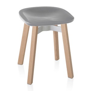 Emeco, SU Small Stool Hocker, Sitz polyethylen, flint grey, Gestell holz, natural, 