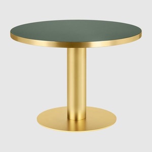 GUBI, Gubi 2.0 Dining Table - Round - Dia. 110 - Brass Base, 