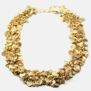 undefined, Lilja Halsband