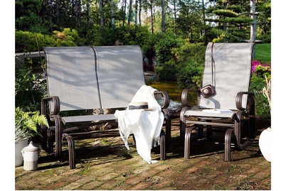 Beliani, Beliani Gartenbank Aluminium braun Schaukelfunktion BORGIO, Beliani - Gartenbank aus Aluminium Retro BORGIO, One Size, Braun Bunt