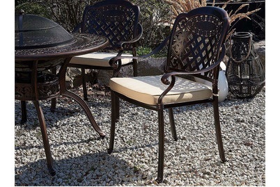 Beliani, Beliani MANFIRA Gartenstuhl-Set, Beliani - Set mit 4 Stühlen und Sitzkissen aus Aluminium Retro MANFRIA, One Size, Erdbraun