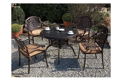 Beliani, Beliani SAPRI, Gartenstuhl, Beliani - Set mit 2 Stühlen und Sitzkissen aus Aluminium Retro SAPRI, One Size, Erdbraun