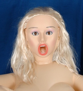 Faye Liebespuppe