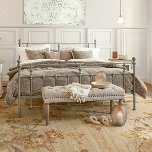 LOBERON, Bett Beauvierre