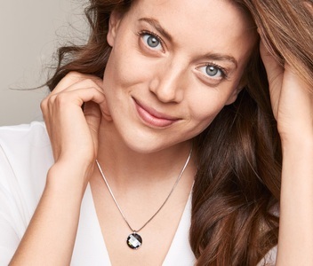 undefined, Kette mit Swarovski® Kristall-Anhänger, Kette mit Swarovski® Kristall-Anhänger