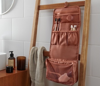 undefined, Necessaire, Necessaire