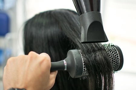 Haarstyling-Warmluftbürsten