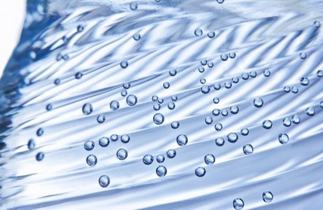 Mineralwasser mit Kohlensäure