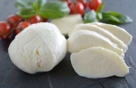 Mozzarella aus Kuhmilch