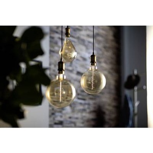 Philips, E27 5W LED-Lampe Giant, warmweiß, gold, E27 4,5W LED-Lampe Giant, warmweiß, gold