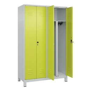 CP, C+P PSA Doppel-Spind Classic PLUS, Füsse, 4 Abteile, HxBxT 1.950 x 1.200 x 500 mm, lichtgrau, clowngrün, für Vorhängeschloss