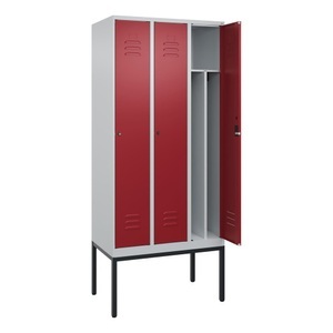 CP, C+P Spind Classic PLUS, Gestell, 3 Abteile, HxBxT 2.120 x 900 x 500 mm, lichtgrau, rubinrot, Zylinderschloss, mit Mitteltrennwand