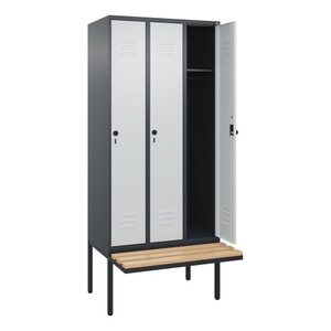 CP, C+P Spind Classic PLUS, 3 Abteile, HxBxT 2.120 x 900 x 815 mm, für Vorhängeschloss, auskragende Bank aus Buche, anthrazitgrau, lichtgrau