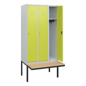 CP, C+P Spind Classic PLUS, 3 Abteile, HxBxT 1.950 x 900 x 815 mm, Zylinderschloss, auskragende Bank aus Buche, lichtgrau, clowngrün