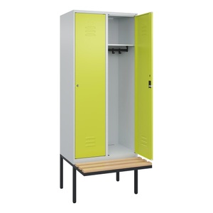 CP, C+P Spind Classic PLUS, 2 Abteile, HxBxT 2.120 x 800 x 815 mm, Zylinderschloss, auskragende Bank aus Buche, lichtgrau, clowngrün