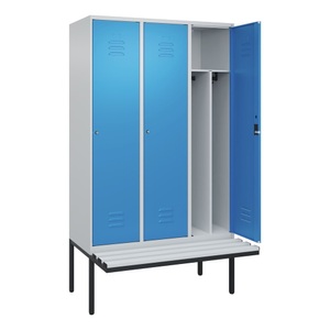 CP, C+P Spind Classic PLUS Sitzbank, 3 Abteile, mittig, lichtgrau / lichtblau, B 1200 mm, Zylinderschloss, auskragend, Kunststoff