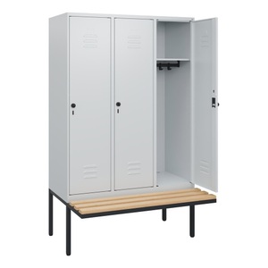 CP, C+P Spind Classic PLUS, 3 Abteile, HxBxT 1.950 x 1.200 x 815 mm, für Vorhängeschloss, auskragende Bank aus Buche, lichtgrau, lichtgrau