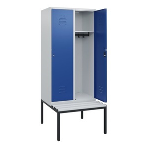 CP, C+P Spind Classic PLUS, 2 Abteile, HxBxT 1.950 x 800 x 815 mm, Zylinderschloss, untergebaute Bank aus Kunststoff, lichtgrau, enzianblau