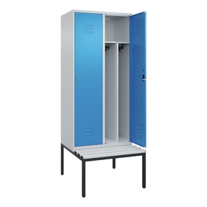 CP, C+P Spind Classic PLUS Sitzbank, 2 Abteile, mittig, lichtgrau / lichtblau, B 800 mm, Zylinderschloss, untergebaut, Kunststoff