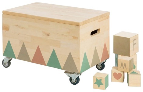 MUDDY BUDDY®, MUDDY BUDDY® Truhe »Treasure Hunter«, BxTxH: 30x50x32 cm, MUDDY BUDDY® Truhe »Treasure Hunter«, (Mit 6 grossen Würfeln (10 cm) und 20 mittleren Würfeln (6 cm), Outdoor Spieltruhe + Spielwürfel, natur