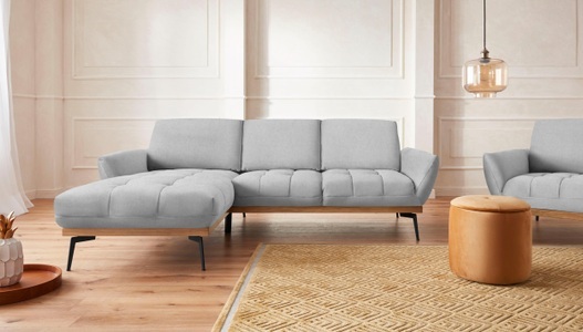 Guido Maria Kretschmer Home&Living, Guido Maria Kretschmer Home&Living Ecksofa »Palíc«, exxpo - sofa fashion Ecksofa »Palic, inkl. Rückenverstellung, bequem, elegant, Breite 245cm, L-Form« vom Sofa zum Hochlehner. Hohe Füsse und Holzblende als Designmerkmal
