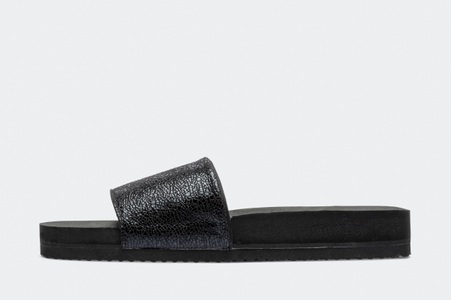 flip*flop, Flip Flop Pantolette »Pool Metallic Cracked«, Flip Flop Pantolette »pool metallic cracked«, Sommerschuh, Schlappen, Poolsildes mit Metallic Crush Effekt