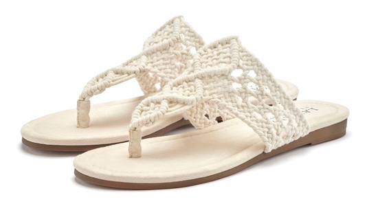 LASCANA Zehentrenner, aus anschmiegsamen Textil mit tollen Cut-Out-Muster VEGAN