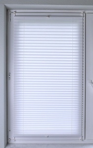 Kutti, Plissee, »Brisa«, Kutti, Lichtschutz, ohne Bohren, verspannt, Kutti Plissee »Brisa«, Lichtschutz, ohne Bohren, verspannt, Klemmfix, Sichtschutz, blickdicht, einfarbig, Klemmträger