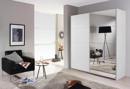 Rauch Pack´s, home24 Schwebetuerenschrank Subito, rauch Schwebetürenschrank »Subito Kleiderschrank Bestseller«, Schlafzimmerschrank Schrank Garderobe mit 4 Spiegelelementen
