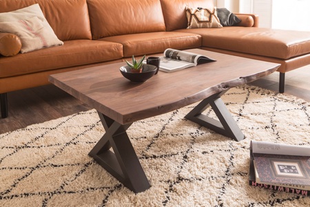 MCA furniture Baumkantentisch