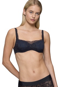 TRIUMPH, Triumph Bügel-BH »Body Make-Up Illusion Lace Balconette«, Stretch-Spitze, BODY MAKE-UP ILLUSION LACE BH mit Bügel, gefüttert in schwarz