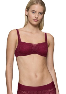 TRIUMPH, Triumph Bügel-BH »Body Make-Up Illusion Lace Balconette«, Stretch-Spitze, BODY MAKE-UP ILLUSION LACE BH mit Bügel, gefüttert in bordeux