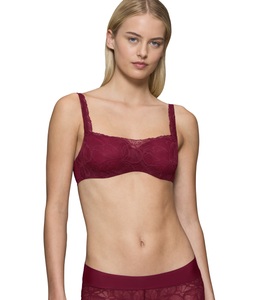 TRIUMPH, Triumph Bügel-BH »Body Make-Up Illusion Lace Balconette«, Stretch-Spitze, BODY MAKE-UP ILLUSION LACE BH mit Bügel, gefüttert in bordeux