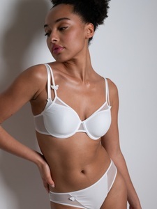 PASSIONATA, PASSIONATA Schalen-BH »MISS JOY«, verspielte Schmetterlingsmotive, leichter Tüll, atmungsaktiv