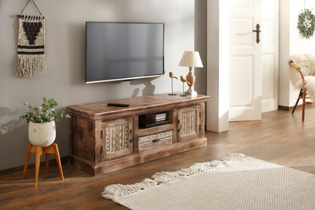 Home affaire Lowboard »Maneesh«, aus schönem massivem Mangoholz und mit vielen Stauraummöglichkeiten, Breite 135 cm