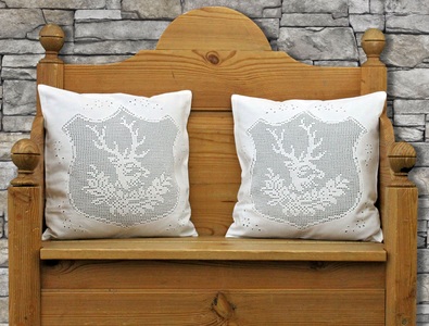 HOSSNER - ART OF HOME DECO, Kissenhülle, »HIrsch«, HOSSNER - ART OF HOME DECO, HOSSNER - ART OF HOME DECO Dekokissen »HIrsch«, Häkelspitze - ECHTE HANDARBEIT, Kissenhülle ohne Füllung, 1 Stück