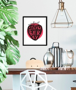 QUEENCE, queence Bild »Strawberry«, (1 St.), gerahmt, queence Bild »Erdbeeren«, Obst-Obst Bilder-Essen-Lebensmittel-Art-Kunst, (1 St.), HD Premium Poster-Druck inkl. Holzrahmen