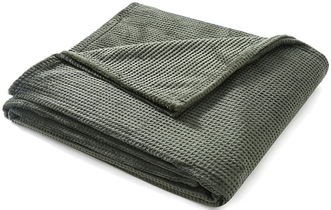 Bruno Banani Wohndecke »Shakira«, Kuscheldecke mit Prägedruck, 150x200 cm