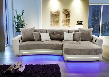 Jockenhöfer Gruppe, Jockenhöfer Gruppe Ecksofa, inklusive RGB-LED-Beleuchtung und Bluetooth-Soundsystem, Recamiere links oder rechts montierbar, inklusive loser Rücken- und Zierkissen, frei im Raum stellbar, Jockenhöfer Gruppe Ecksofa Laredo, inklusive RGB-LED-Beleuchtung und Bluetooth-Soundsystem