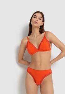 LSCN by LASCANA Bralette, (1 tlg.), mit zarter Spitzenkante
