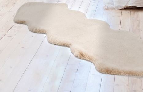 calo-deluxe, Fellteppich, »Vogesen 300«, calo-deluxe, rechteckig, Höhe 35 mm, handgetuftet, calo-deluxe Fellteppich »Vogesen 300« fellförmig 35 mm Höhe Kunstfell, Hochflor, handtuft, Wohnzimmer, Schlafzimmer