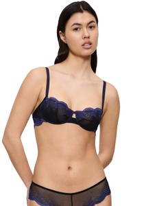 Triumph Balconette-BH »Comfort Glam«, Komfort-Bügel, Spitze, florale-grafische Spitze, eleganter Look
