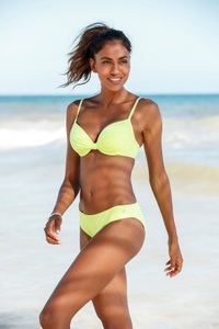 S.OLIVER BEACHWEAR, s.Oliver Beachwear Bügel-Bikini-Top »Spain«, s.Oliver Bügel-Bikini-Top »Spain«, mit geraffter Mitte