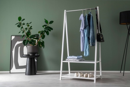 HOME AFFAIRE, Home affaire Garderobenständer »Izano«, Kleiderständer, Garderobe mit Ablageflächen, aus massiver Fichte, Home affaire Garderobenständer »Progress«, FSC Zertifiziertes Garderobenständer aus Fichte Massivholz, Weiss